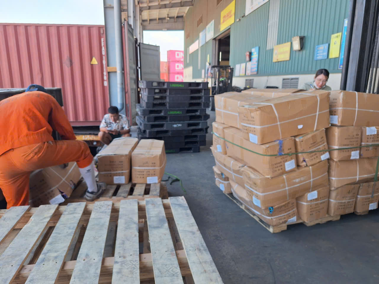 z7402046612765 8d9ddd86e0db5c147d45aa2a2954314f Finlogistics https://www.finlogistics.vn