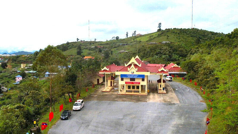 Cua Khau Long Sap 02 Finlogistics https://www.finlogistics.vn