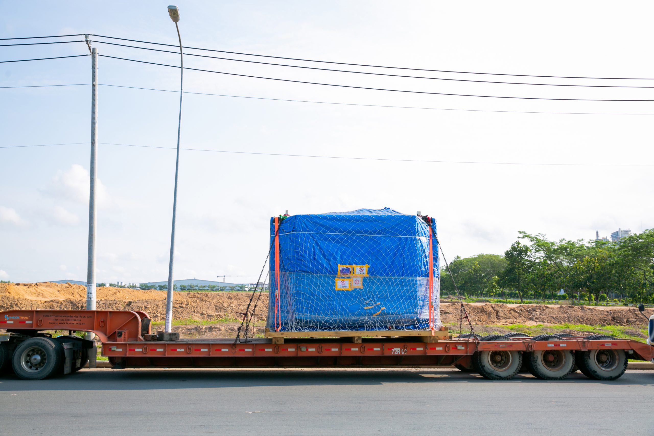 Những lưu ý khi vận chuyển hàng quá khổ quá tải 1 FLY 4 1 scaled 1 Finlogistics https://www.finlogistics.vn