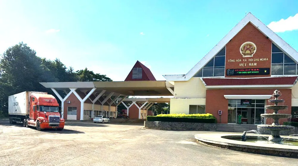 Tổng quan cửa khẩu Xa Mát Tây Ninh cửa ngõ logistics quốc tế 5 xhh 10a 8548 7856.jpg Finlogistics https://www.finlogistics.vn