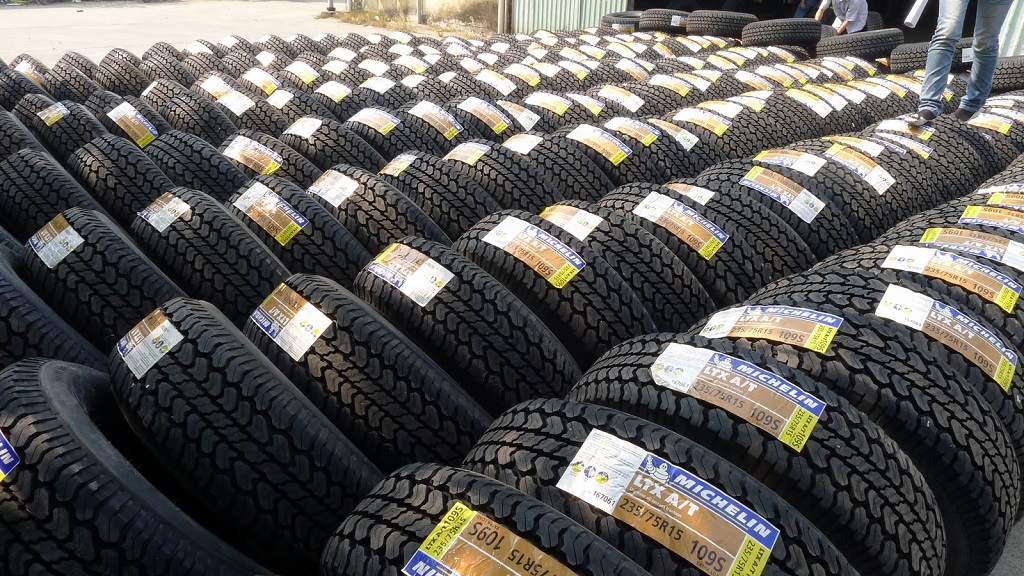 thu tuc nhap khau lop xe o to 3 Finlogistics https://www.finlogistics.vn